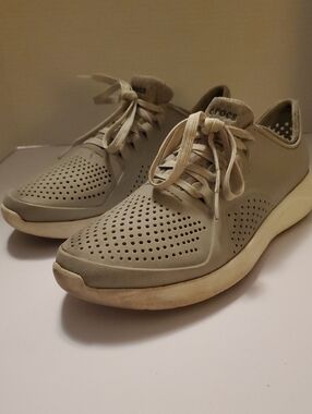 CROCS Men's LiteRide Pacer Perforated Lace-Up Sneakers Size 9